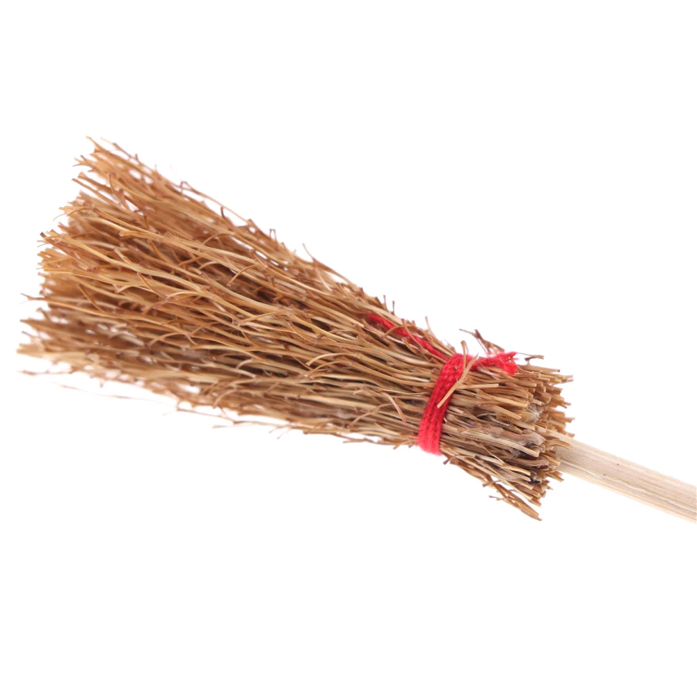 

1pc 1/12 Scale Miniature Doll house Besom Wooden Witch Furniture Figurines Ornament Doll Kitchen House Accessories Toys