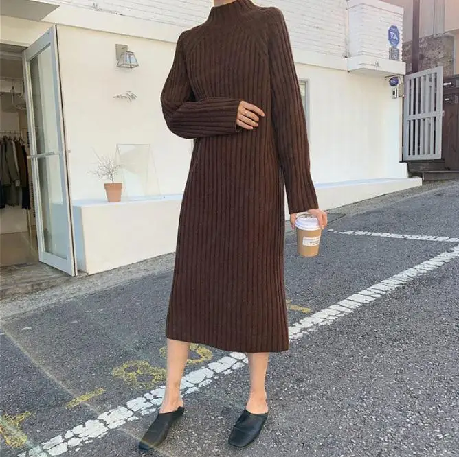 Женский вязаный свитер с высоким воротом свободный приталенный большого размера