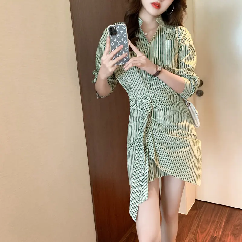 

Женское осеннее платье-рубашка, элегантное зеленое Асимметричное мини-платье в полоску с высокой талией на шнуровке и принтом, повседневно...