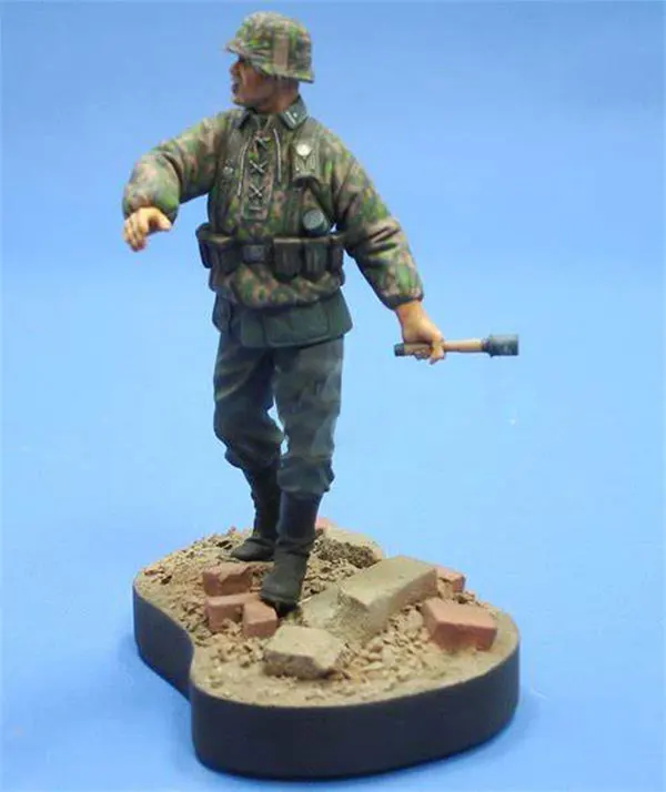 1/16 Scale 90 MM German Soldier Throwing Miniatures Scene Unpainted DIY Assembling Static Figure GK Resin Model Kits | Игрушки и хобби