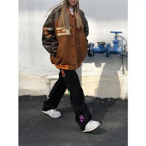 

Куртка-бомбер коричневая бейсбольная, на молнии