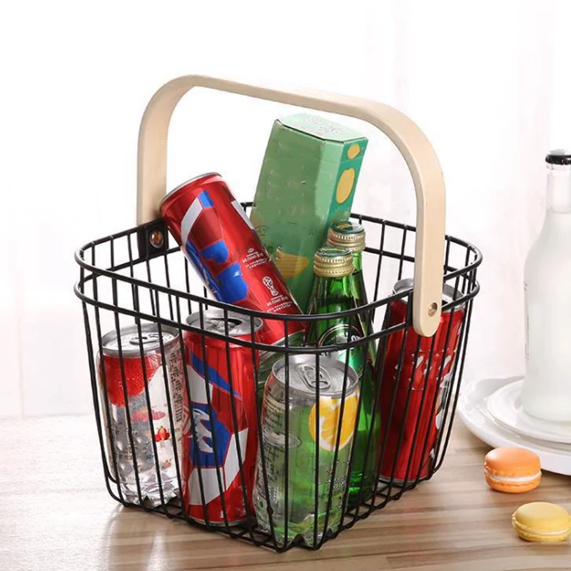 Железная корзина для высушенных фруктов с деревянной ручкой | Дом и сад