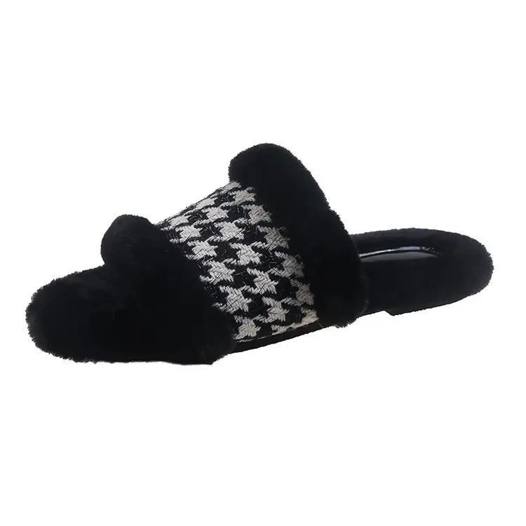 

2022 New Warm Shoes Woman Winter Fashion Women Home Slippers Faux Fur Slip on Flats Diamond Decoration Heel Plus Size Slippers