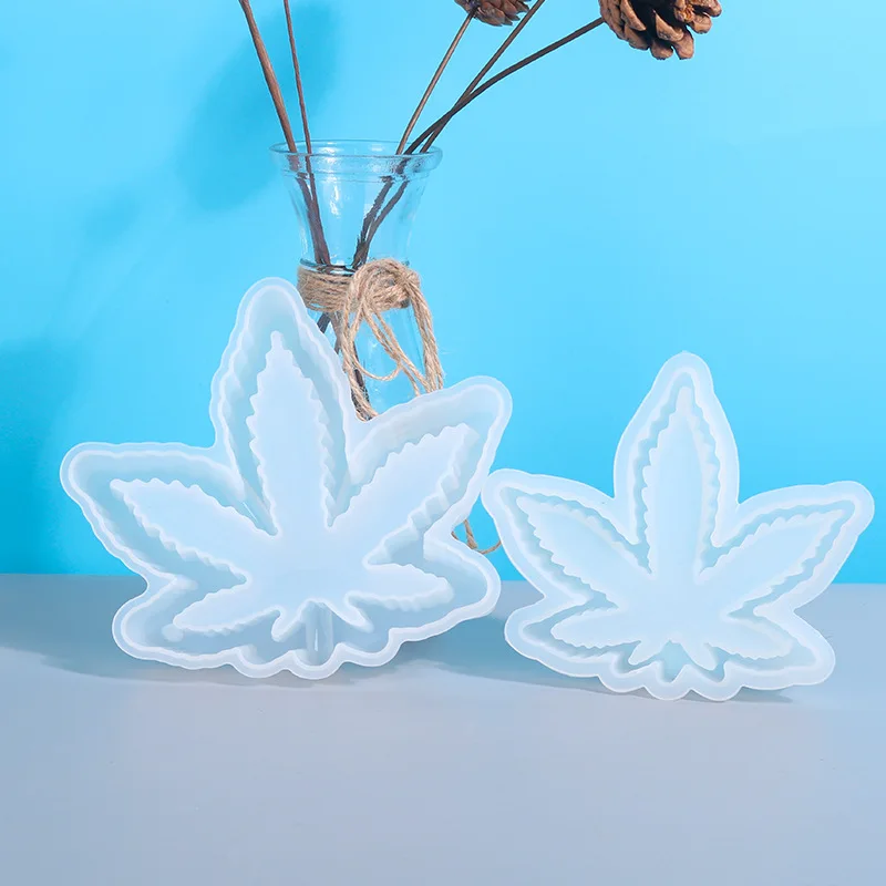 

Maple Leaf Epoxy Resin Ashtray Mold DIY Silicone Molds for Crafts 3D