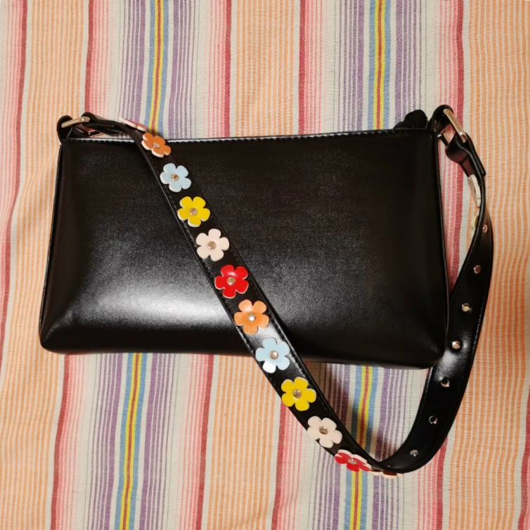 

PU Leather Women Baguette Handbags Fashion Design Ladies Underarm Bag Vintage Flower Shoulder Strap Clutch Purse Shoulder Bags