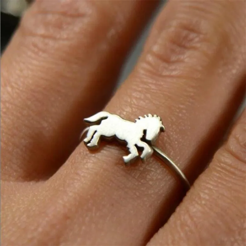 

New fashion fashion simple smooth horse ring men's retro holiday anniversary special jewelry gift wholesale