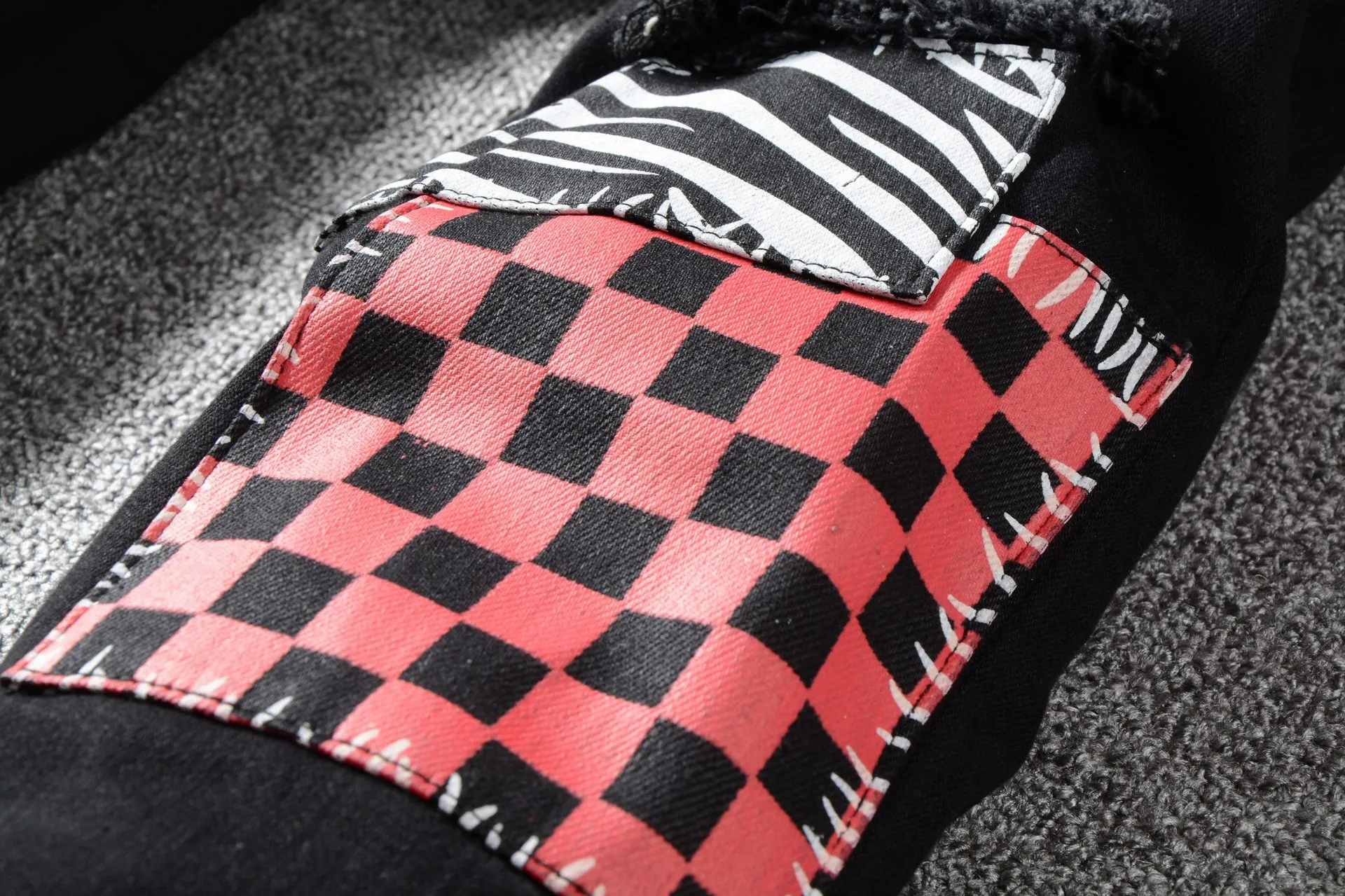 

2021 Fashion Zipper Pocket Light Black Holes Ripped Skinny Denim Pants Trousers Men Stars Printed Leopard Patchwork Rivet Jeans