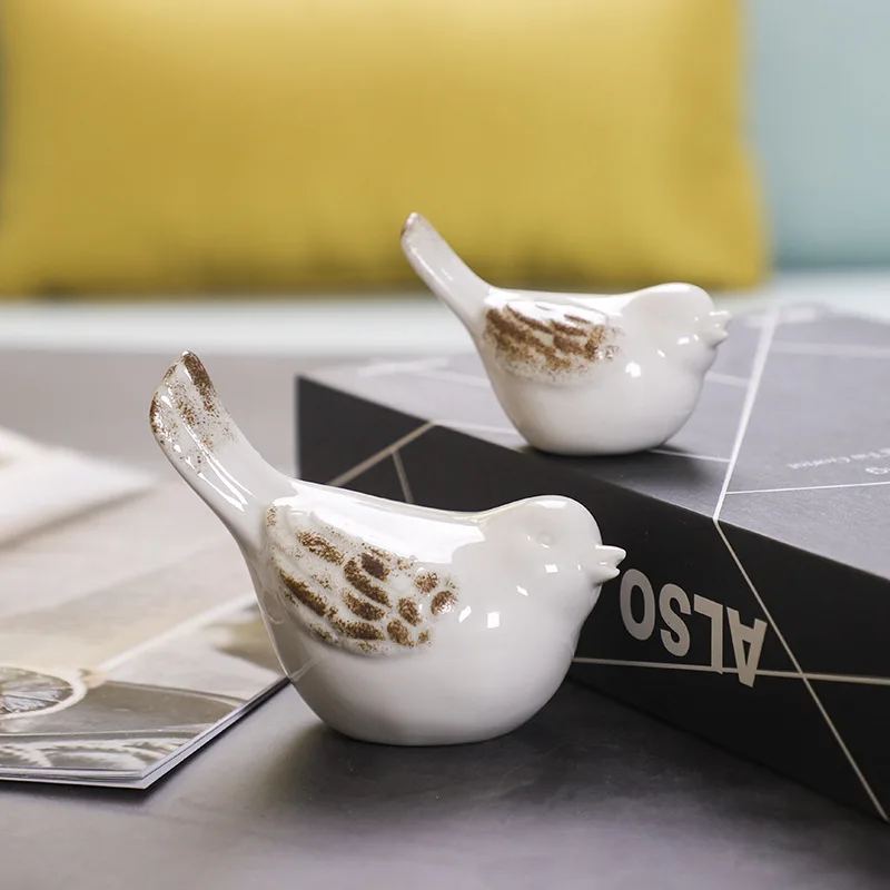 

Nordic white ceramic bird ornaments office ceramic ornaments in the living room of the home