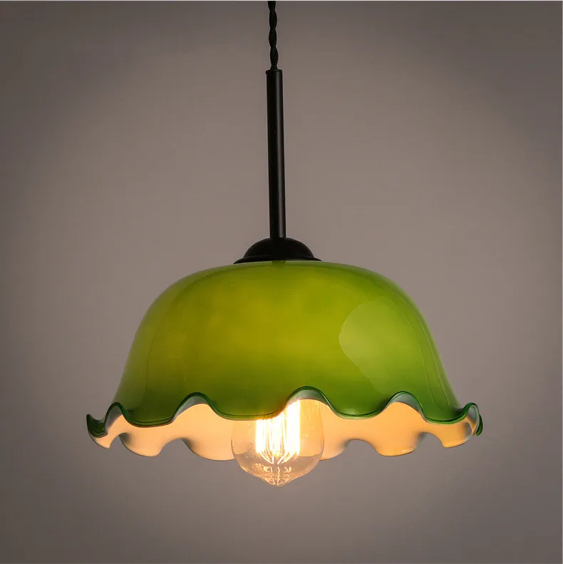 

Ретро белая люстра в скандинавском стиле, креативный индивидуализированный подвесной светильник из кружева с зеленым стеклом для промышле...