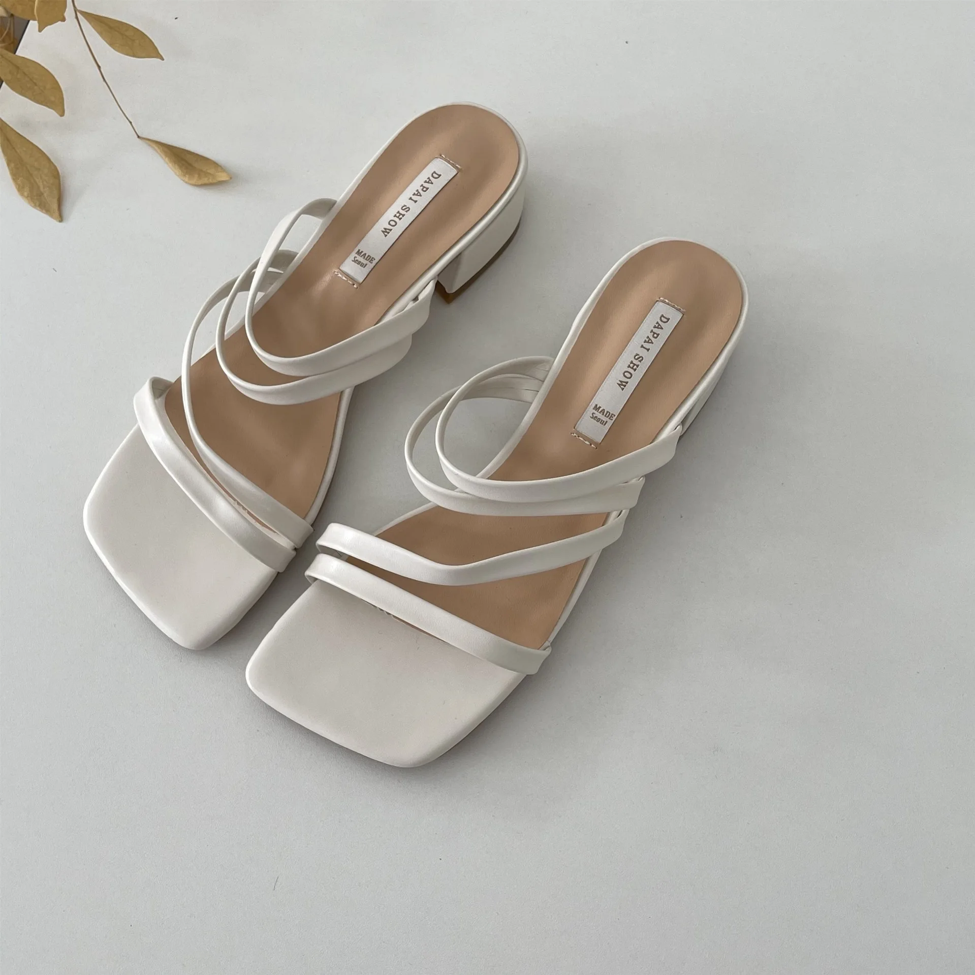 

Shoes Ladies' Slippers Low Cross-Tied Luxury Slides Rubber Flip Flops Square heel Designer Hawaiian Block Summer Fabric Rome Sca