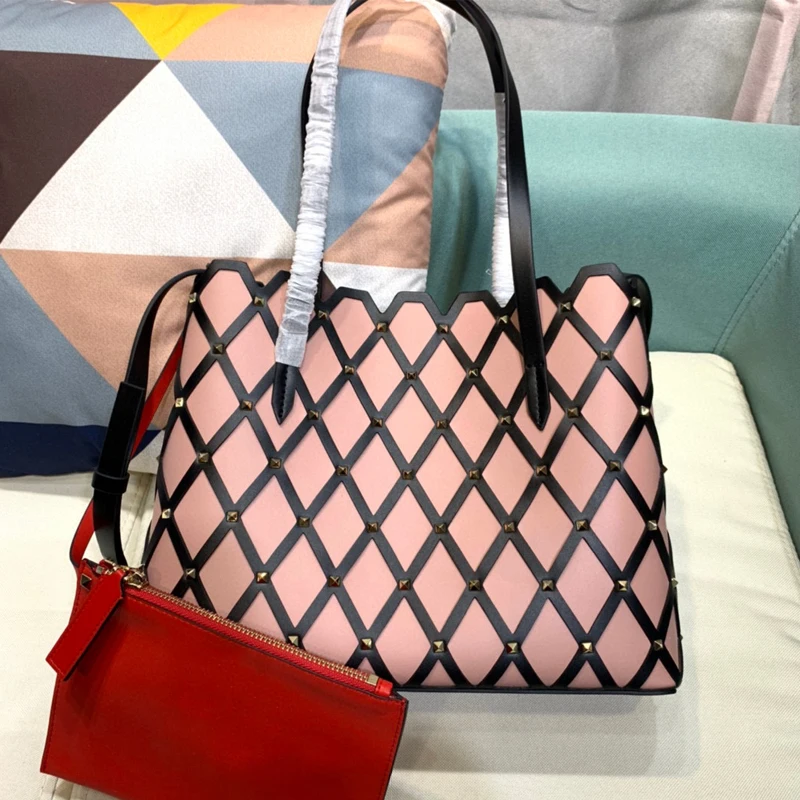 

2021 Women Messenger Bag Fashion Plaid White Women Handle Bag Rivets Genuine Leather High Capacity Fashion Female Composite