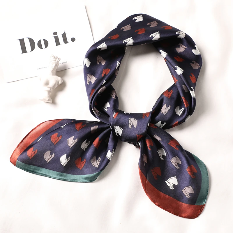 Квадратный женский шелковый шарф платок на шею для волос шарфы с принтом лошади