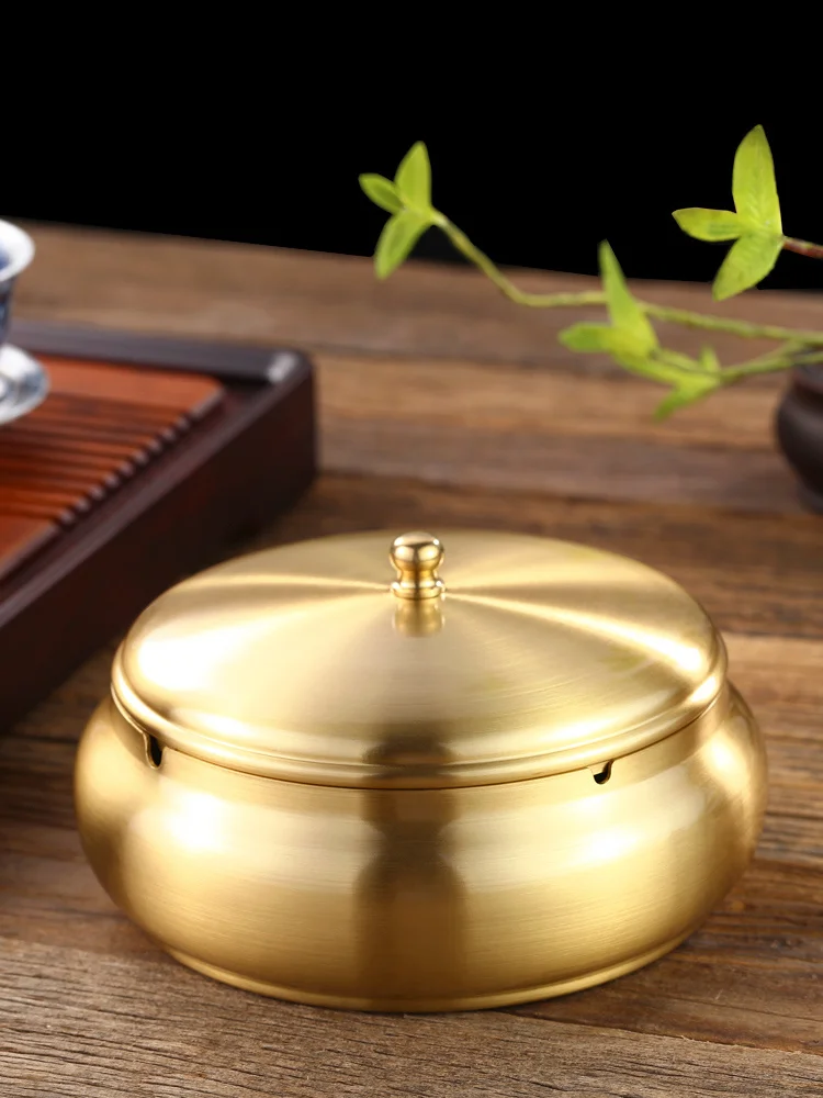 

Pure copper large Chinese ashtray with cover for family living room creative personality anti fly ash fashion ornaments copper