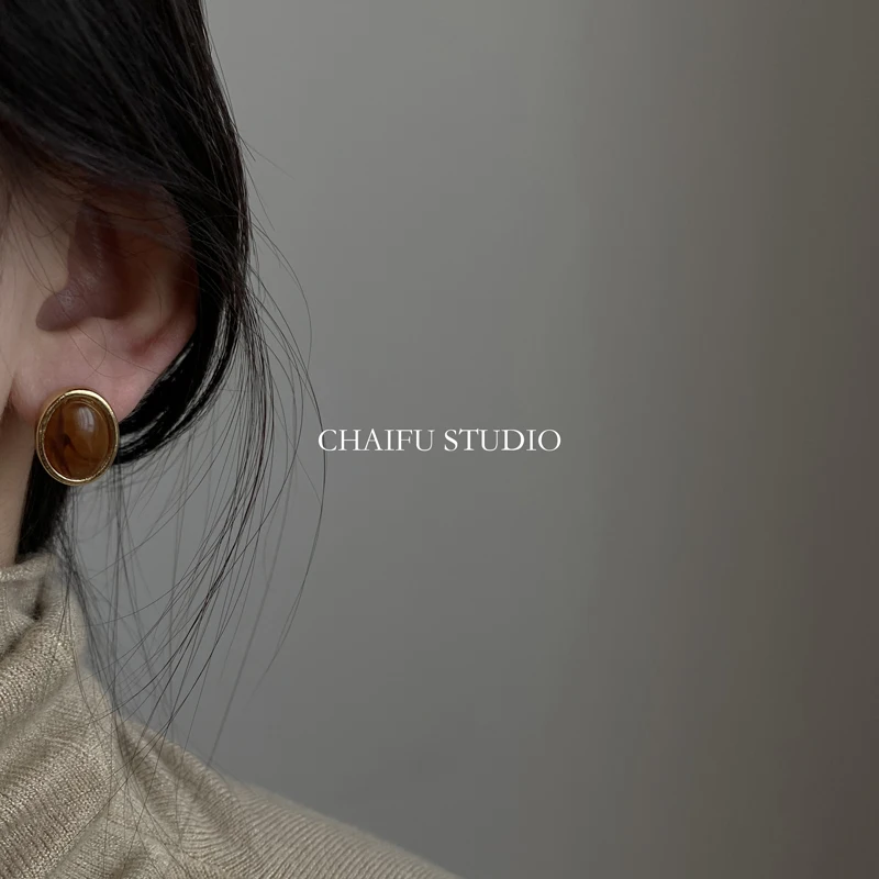 

Chaifu Studio /R836 Sterling Silver Needle Artistic Retro Temperament Opal Irregular Texture Ear Studs