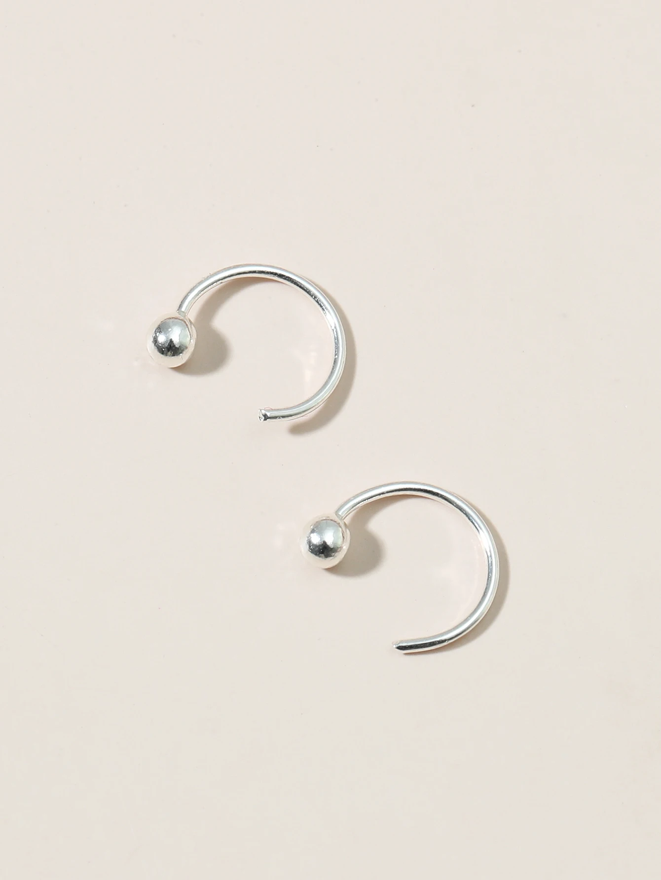 

Fashion simple C-type ear hook one pair
