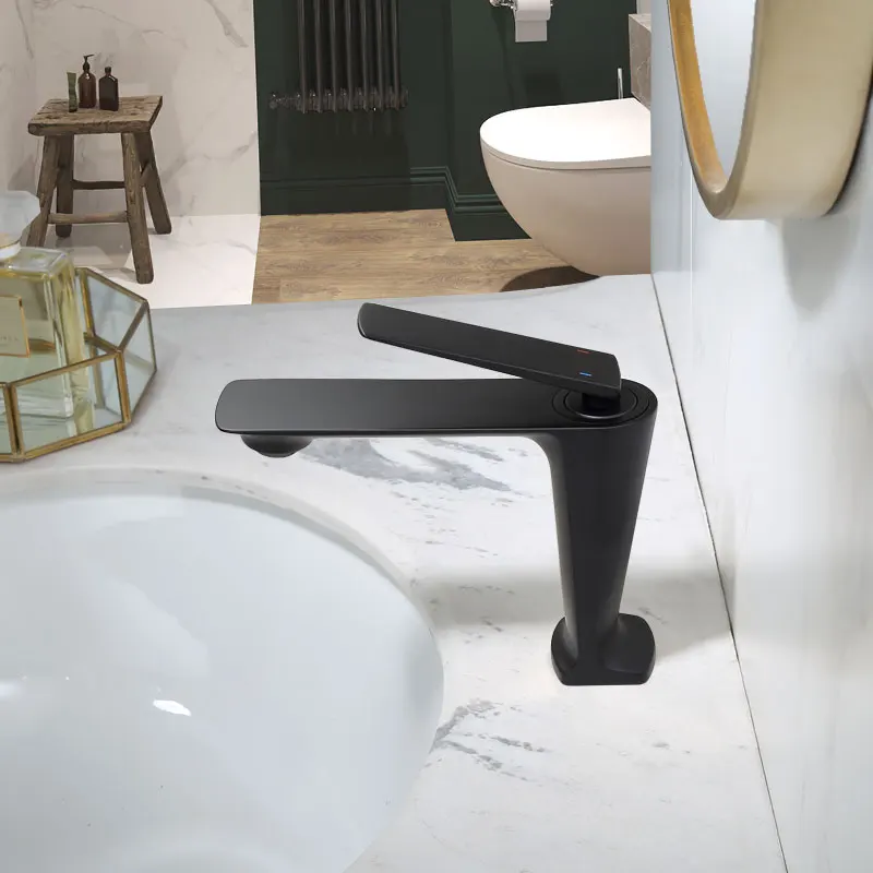 Смеситель для ванной комнаты Золотой смеситель раковины холодной и горячей воды