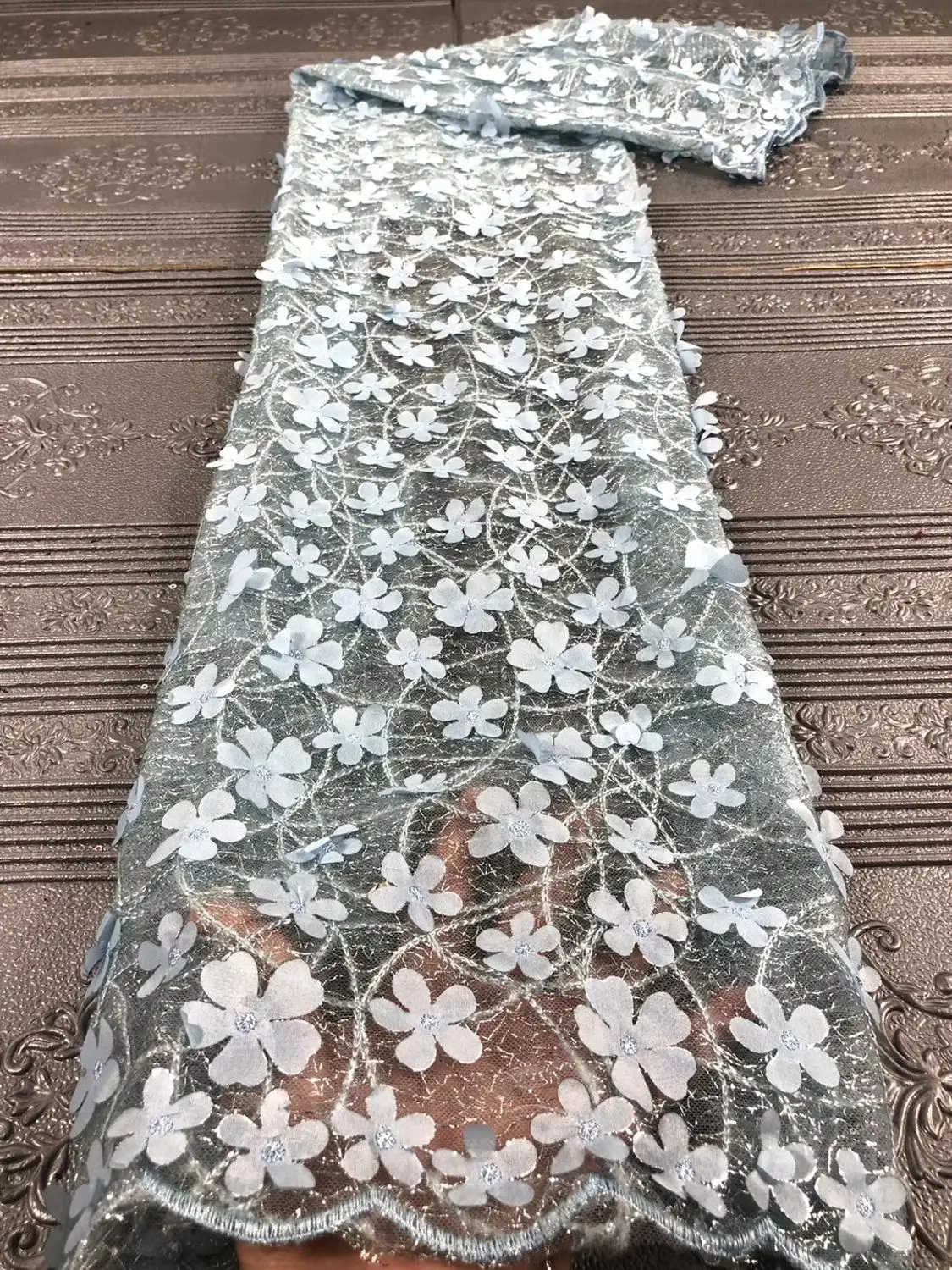 

MIQIER High Quality African Nigerian Tulle Lace Fabric Sequins Net Cloth Embroidered Wedding Party Dress Lates Beads 3D Solid