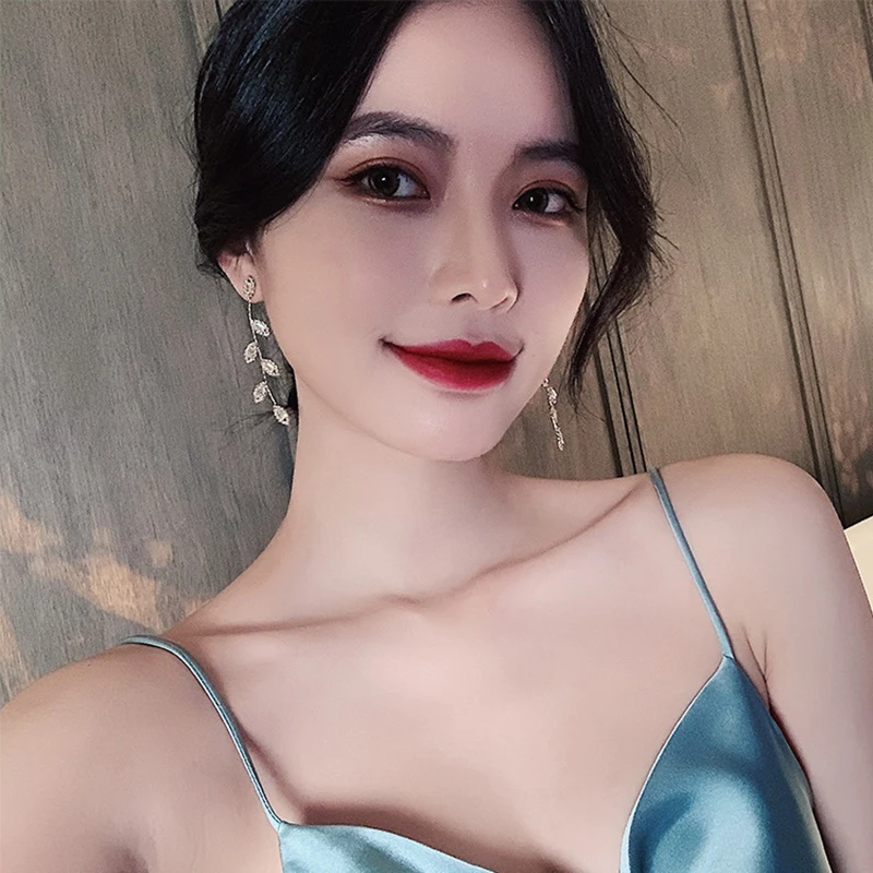 

2020 New Korean Luxury Long Tassel Leaf Dangle Earrings For Women Jewelry Elegant Zircon Olive Leaf Pendientes Party Wedding