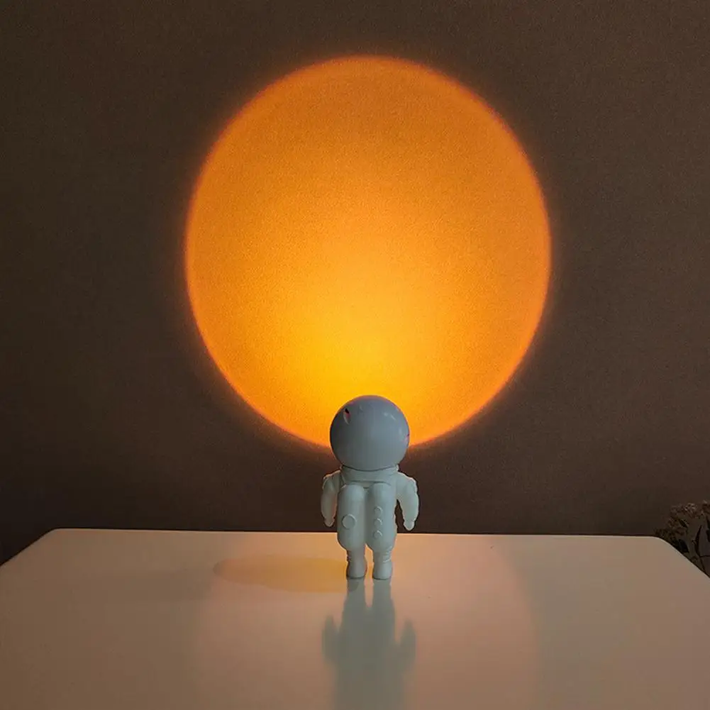 

Newest Astronaut Night Light Mini Dusk Light RGB Atmosphere Light Breaking Dawn Projection Light Sundown Light USB Charge luz