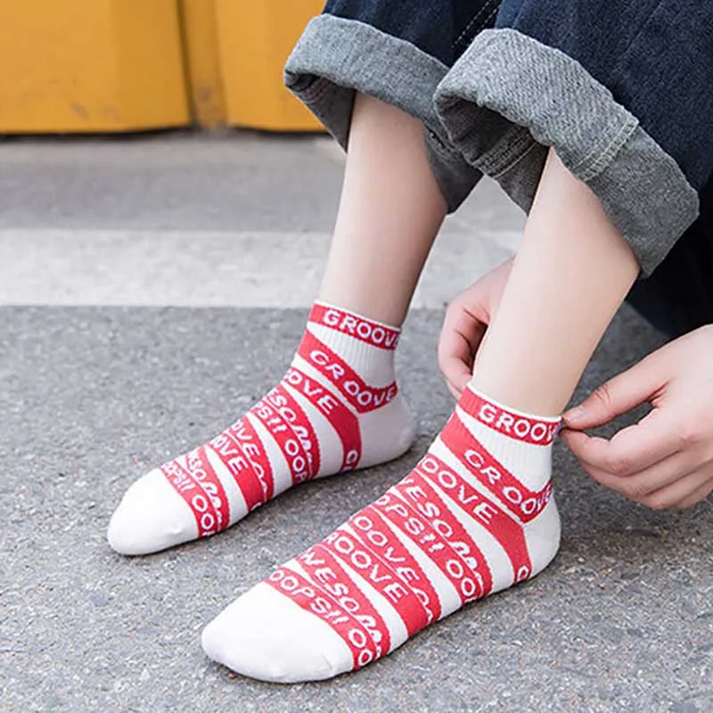 

Q Spring Summer Breathable Letter Lip Print Ankle Short Socks For Men Women Funny Socks Unisex Shallow Mouth Cotton Boat Socks