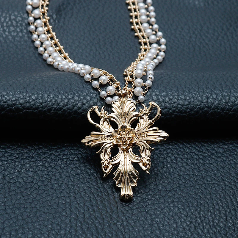 

Residents Evils Villages Biohazard Alcina Dimitrescu Chain Necklace Vintage Aesthetic Neck Pendants Women Beads Choker Gothic