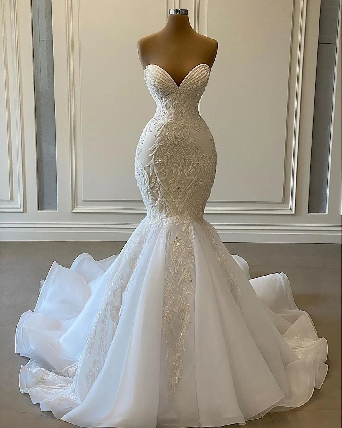 Exquisite Style Wedding Dress Sleeveless Sweetheart Sequins Bead Applique Mermaid Bridal Dress