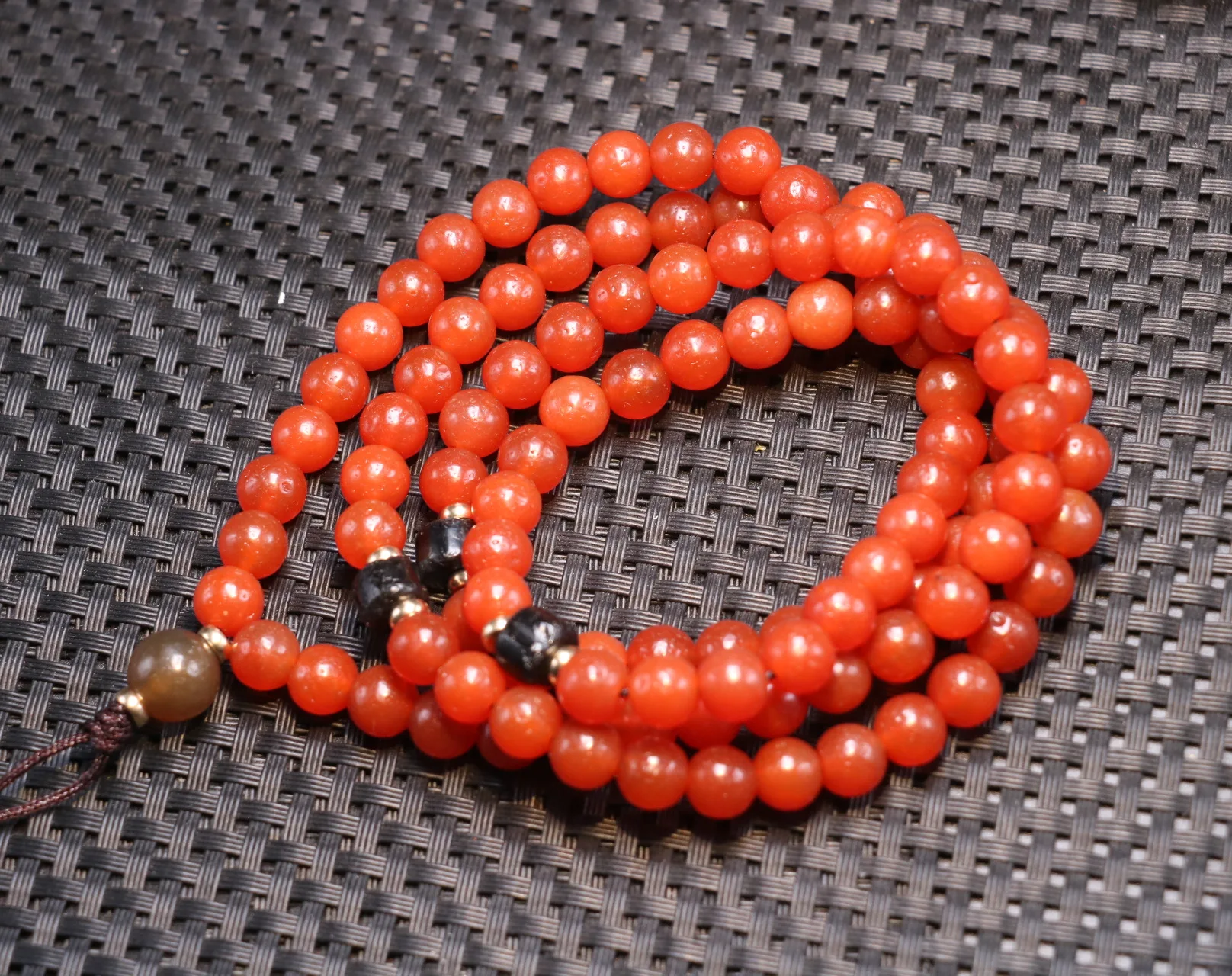 ВЕРСТЬ 210323 A1 Энергетический тибетский агат 8 мм красный дзи бусина 108 молитвенное
