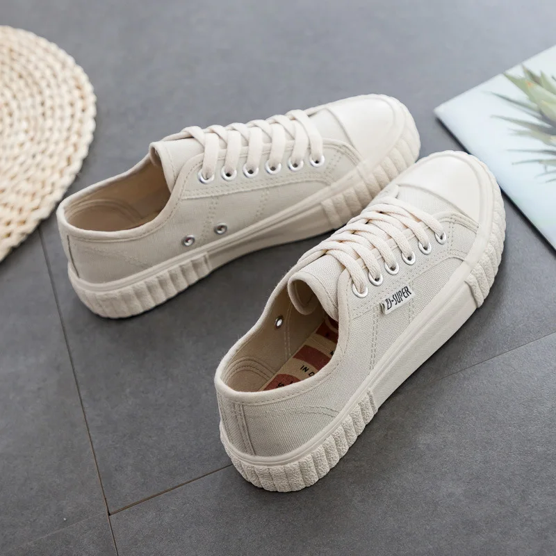 Новинка дизайнерская Белая обувь на танкетке женская спортивная платформе
