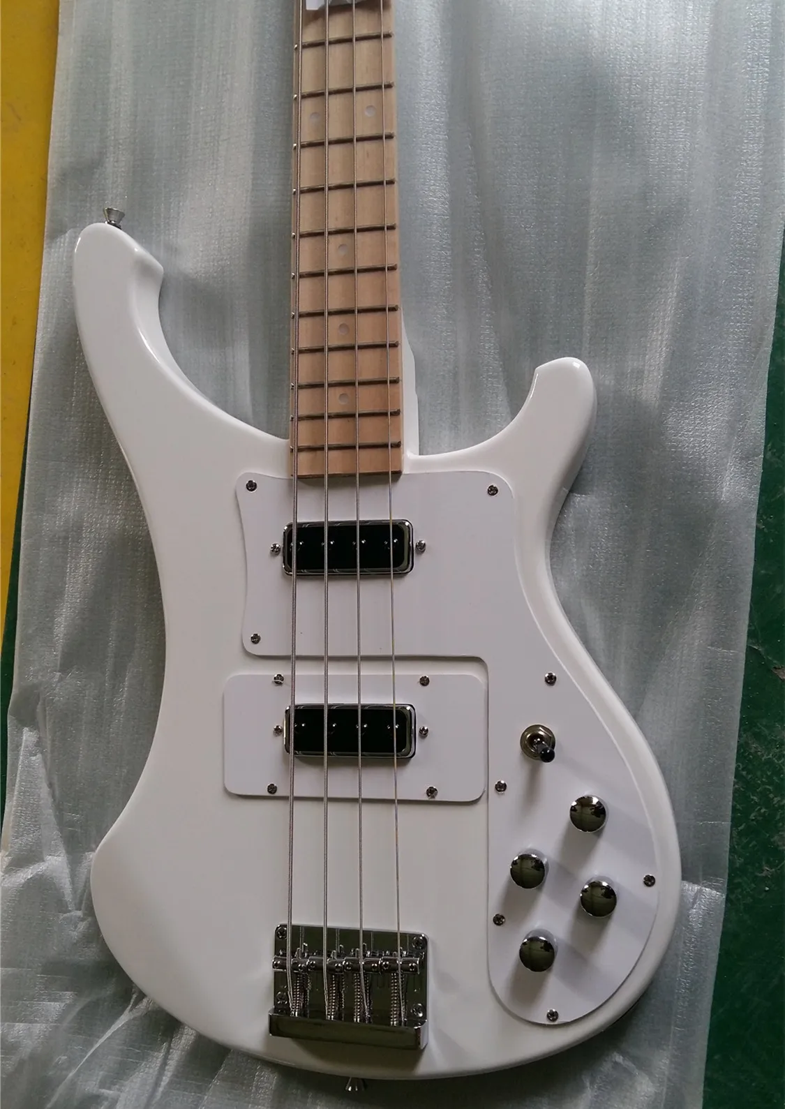 

Новый 4 строка белого цвета из хрома два предмета Пикап для электрической бас-гитары F-3003