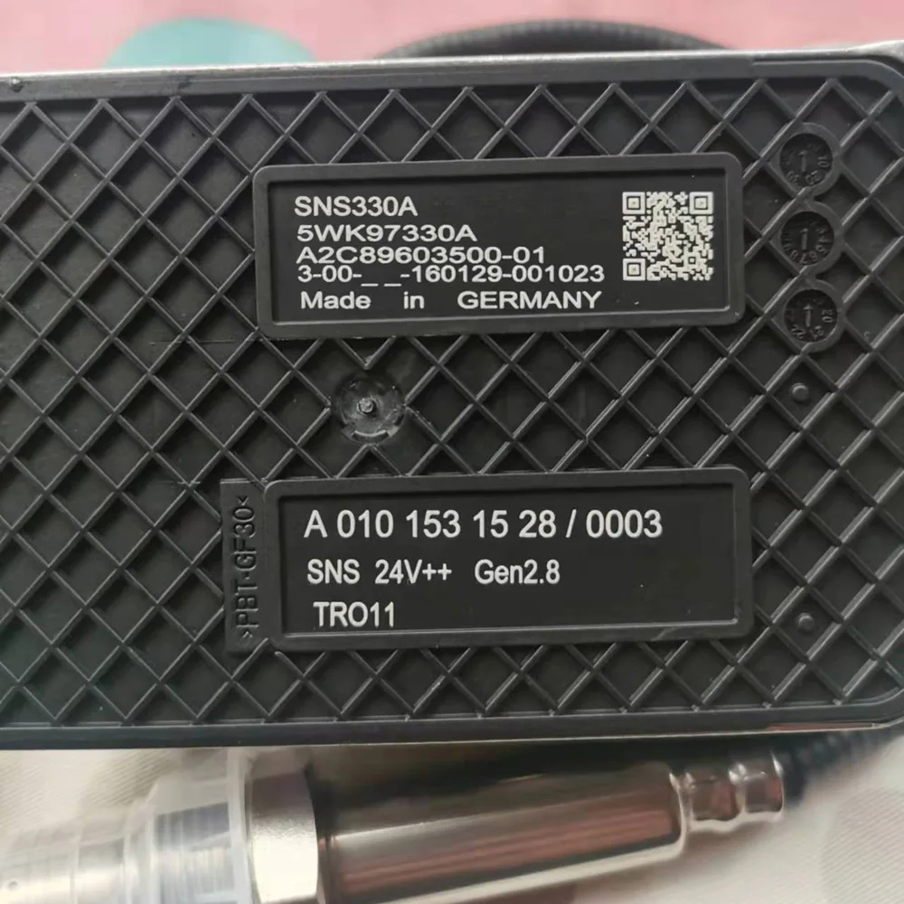 5WK97330A A0101531528 подлинный датчик содержания кислорода азота для Mercedes-Benz |