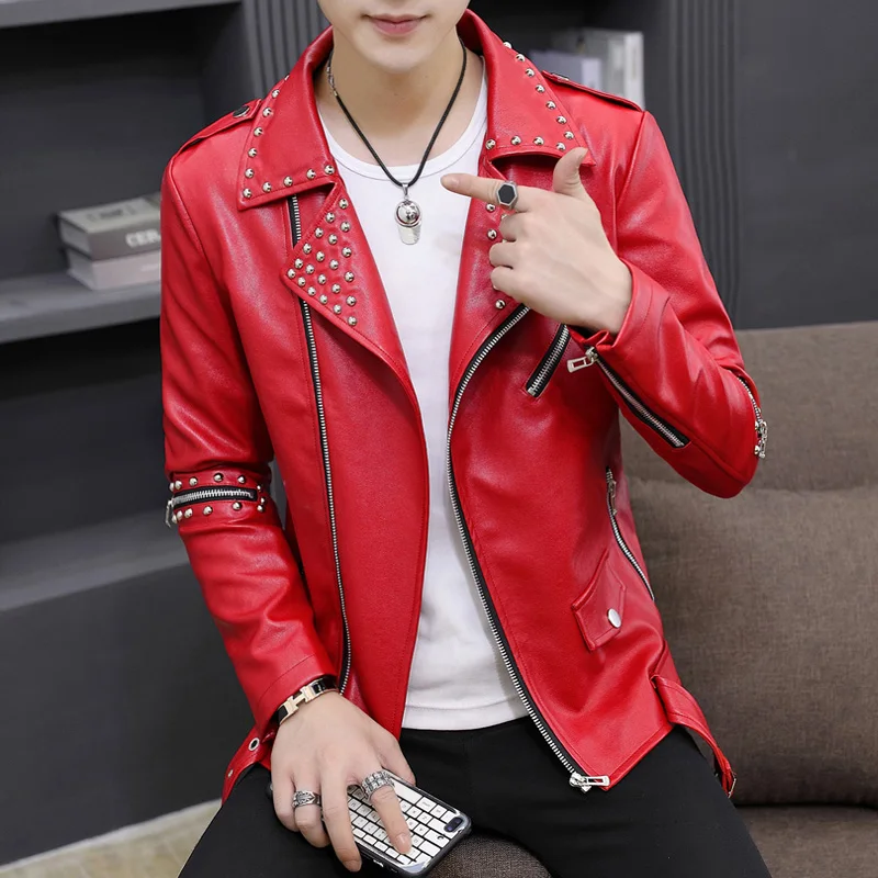 Мужская кожаная куртка с заклепками приталенная мотоциклетная на молнии в стиле