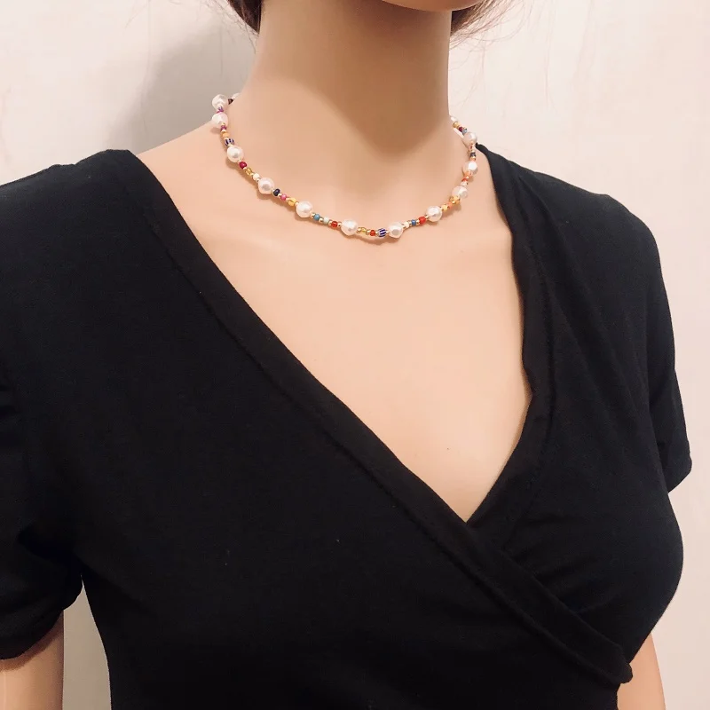 

Bohemian retro color transparent white blue rice Bead Necklace women's fashion new fashion personalized Pearl Necklace