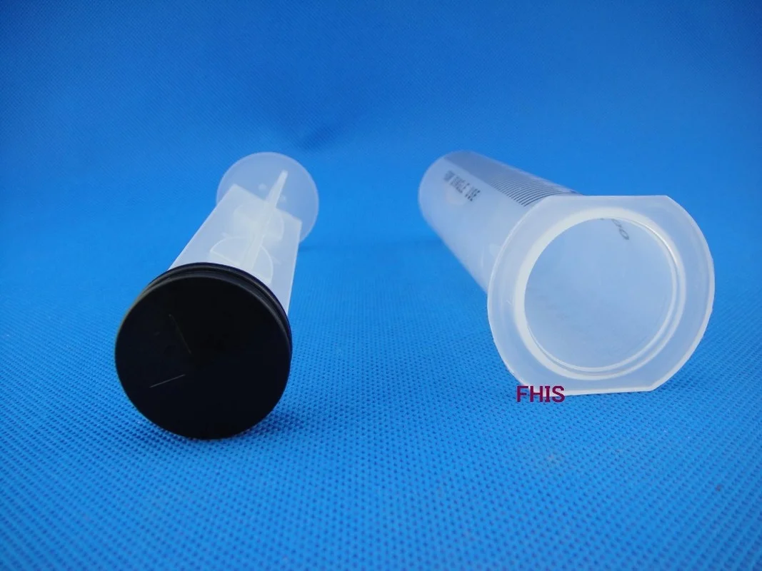 См3 Дозирующее средство для точного дозирования нанесения крема герметиков и