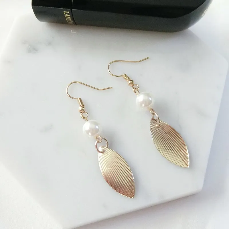 Корея ручной работы украшает изделия чтобы восстановить древние способы уха