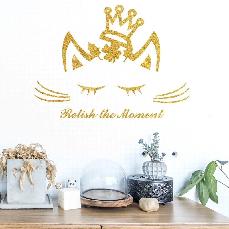 Золотая Корона Zollor kitty английская настенная наклейка спальня гостиная комод фон