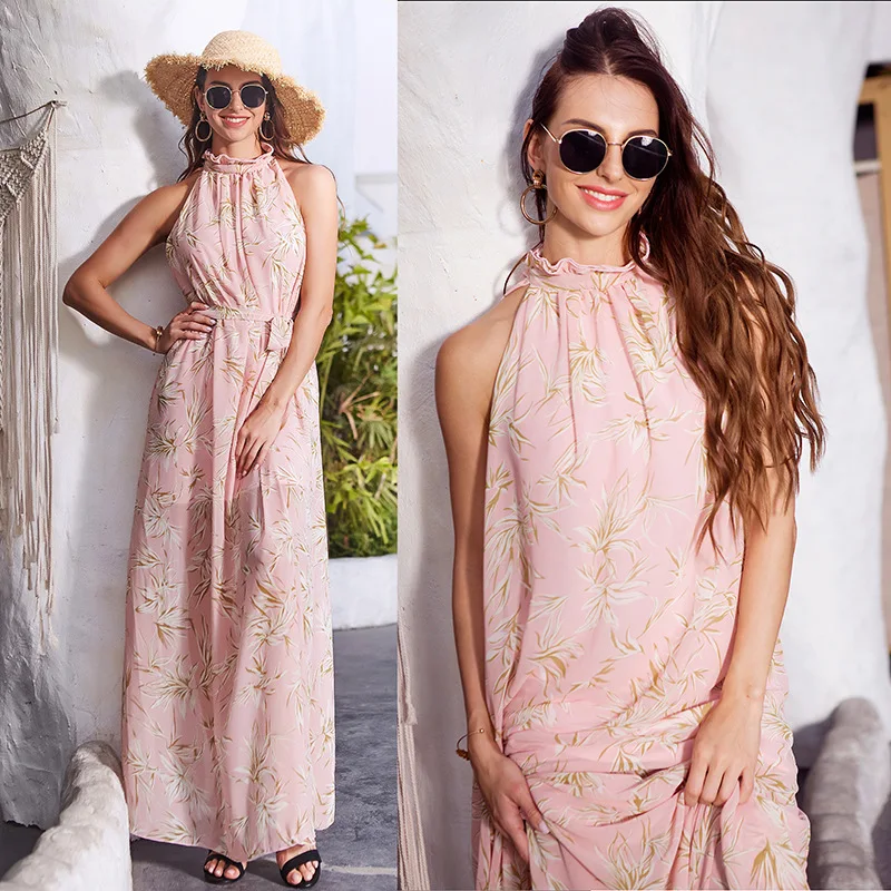 Женское длинное платье в богемном стиле с открытыми плечами и цветочным принтом
