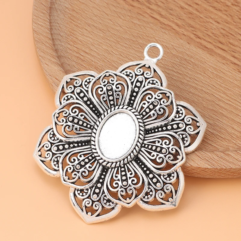 

5pcs/Lot Large Tibetan Silver Hollow Filigree Flower Charms Pendants Inside Blank Oval Cameo Cabochon Base Settings 13x18mm