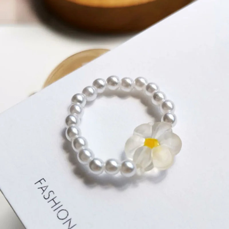 

Imitation Pearl Floret Ladies Elastic Ring Simple Girl Flower Adjustable Beaded Party Ladies Ring Jewelry Gift