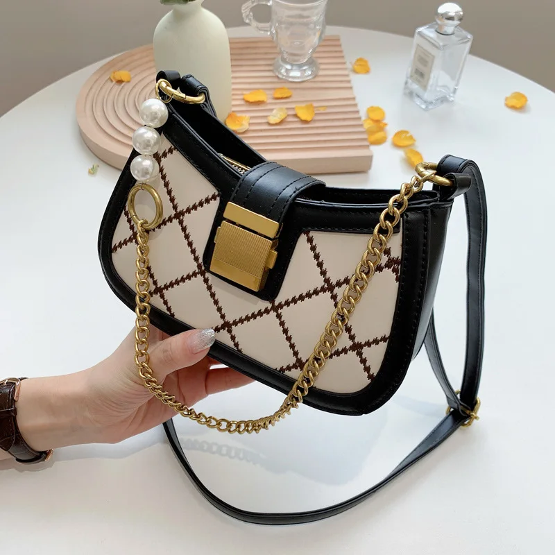 

European Style Shoulder Bag Fashion Embroidery Rhombic PU Leather Women Messenger Bag Pearl Chain Armpit Female Small Square Bag