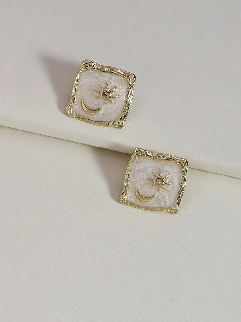 1Pair 2020 Summer New Moon the Stars Element Earrings for Women Girl Enamel Stud Earings Simple Ear E520 | Украшения и аксессуары