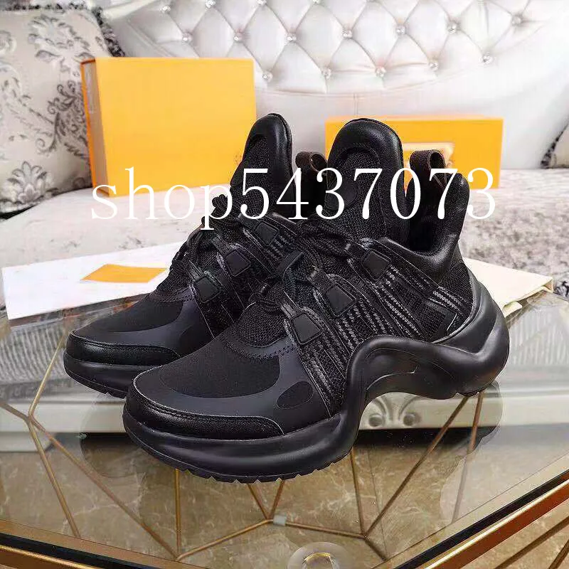 Женские кроссовки новинка 2019 Брендовые женские дизайнерские кожаная обувь для