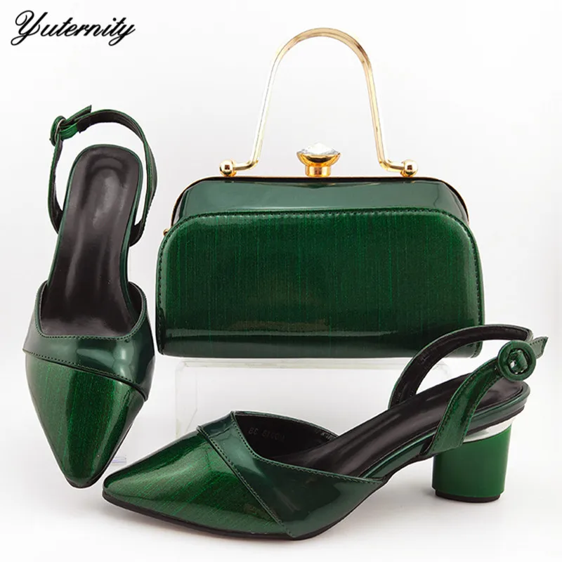 Комплект из вечерних туфель и сумочки в африканском стиле сезон весна осень