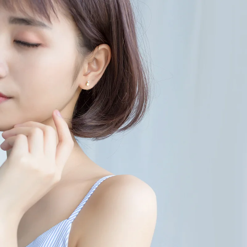 Серьги гвоздики Асимметричные из серебра 100% пробы с Луной и