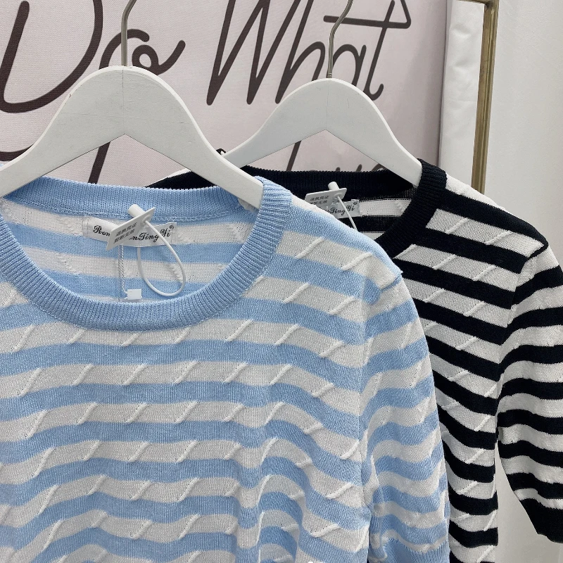 Женская футболка с коротким рукавом и круглым вырезом в полоску