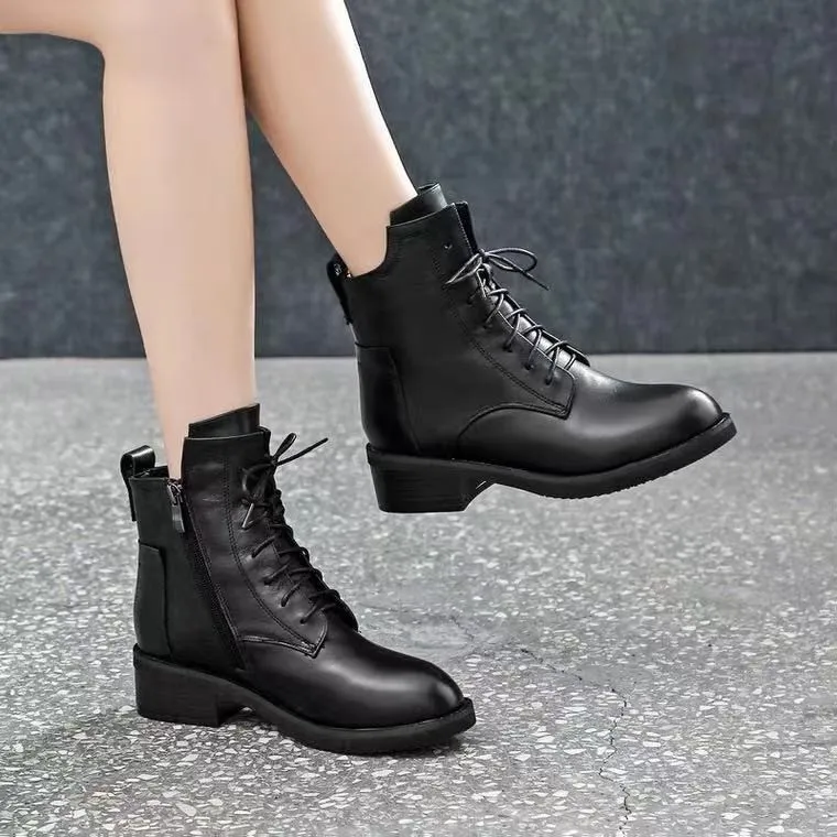 

Женские кожаные ботинки на толстой подошве, на высоком каблуке