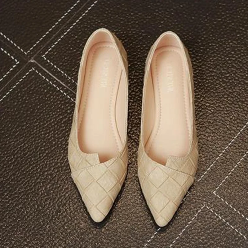 Женские туфли на плоской подошве больших размеров 46 34 45 черные Бежевые слипоны с