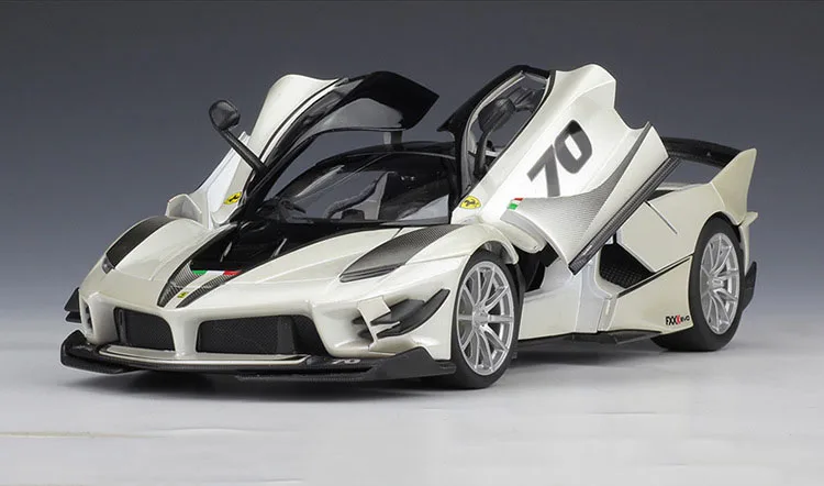 Bburago литая под давлением модель спортивного автомобиля FXX K EVO 1:18 из металлического сплава Высокая симуляция автомобилей с базой Игрушки для мальчиков подарки для мальчиков