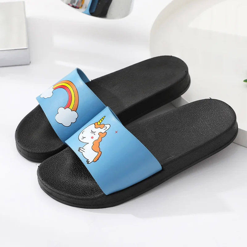 Шлепанцы для мальчиков и девочек Мультяшные радужные сандалии на плоской