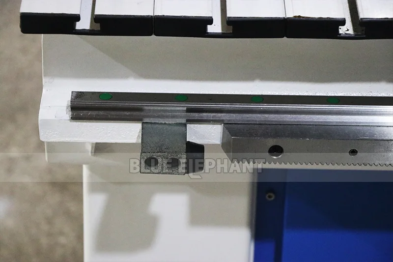 Фрезерный станок с ЧПУ 1325 3 оси кВт шпиндель водяного охлаждения CNC