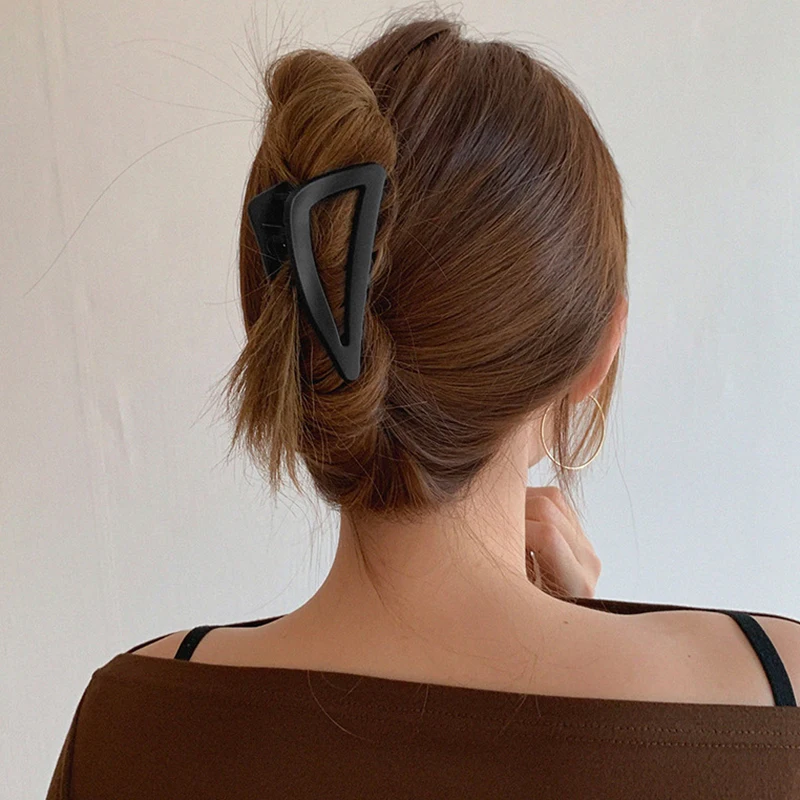 

2020 Korean Style Fashion Women Girls Acrylic Hair Claws Hair Clips Headwear Triangle Big Size Women Hair Accessories Ornament